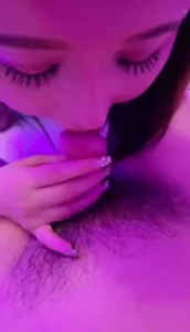 看简介，约操极品美熟女骚货吃鸡吧真有一手把大鸡吧吃的通红后入大叫