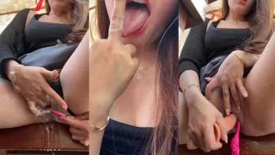 极品少妇咖啡厅外双穴插跳蛋，狂野潮喷还带着泡沫